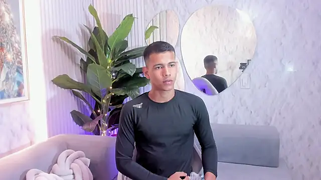 Noah sexhotty online show from 07/22/26, 02:03
