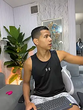 Noah sexhotty online show from 07/29/26, 02:21