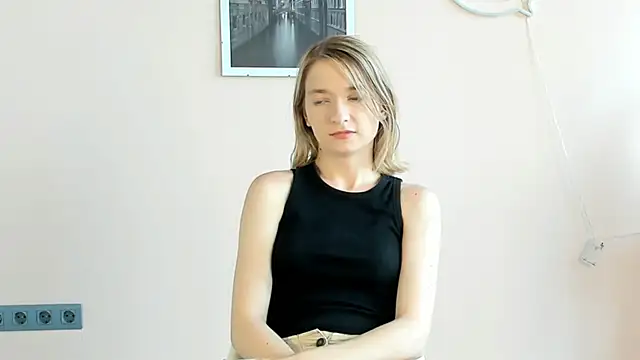 Snapshot of KashaAntonetti chatting on 07/05/26, 11:17 KashaAntonetti online show from 07/05/26, 11:17