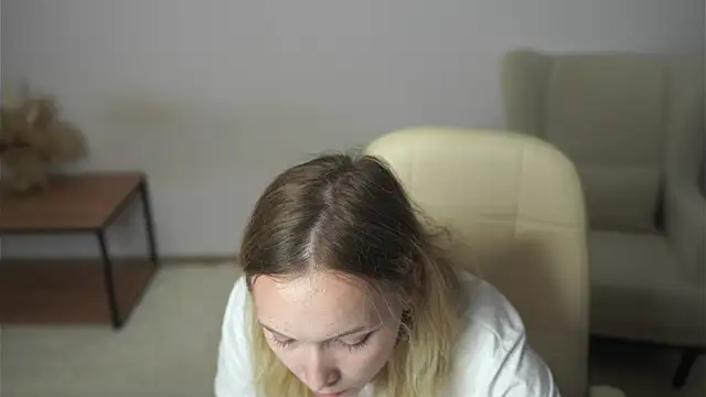 Snapshot of OraliaRokusek chatting on 07/06/26, 01:41 OraliaRokusek online show from 07/06/26, 01:41