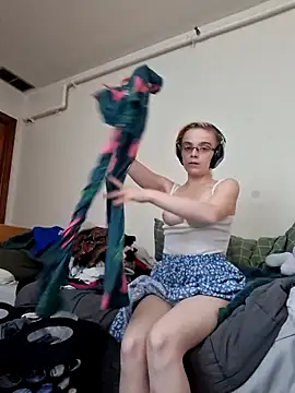 Little Miss Needy online show from 06/27/26, 09:20