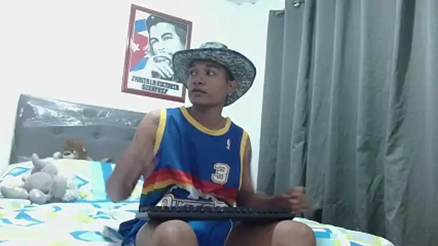 Snapshot of bronx_11in chatting on 06/27/26, 01:54 bronx 11in online show from 06/27/26, 01:54