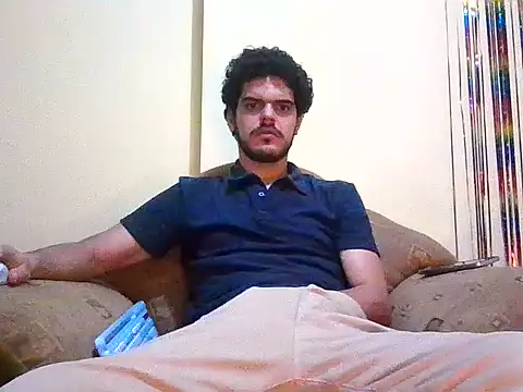 Snapshot of Hectorssuarez chatting on 07/13/26, 12:35 Hectorssuarez online show from 07/13/26, 12:35