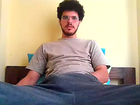 Snapshot of Hectorssuarez chatting on 07/16/26, 04:02 Hectorssuarez online show from 07/16/26, 04:02