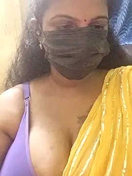 Snapshot of Poojitha-Queen chatting on 06/29/26, 06:30 Poojitha-Queen online show from 06/29/26, 06:30