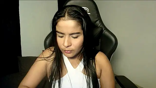 Kiara Naomi online show from 07/01/26, 04:36