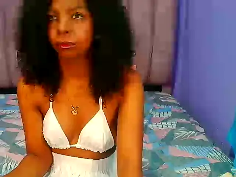 Snapshot of Zafiralennox chatting on 07/19/26, 03:16 Zafiralennox online show from 07/19/26, 03:16
