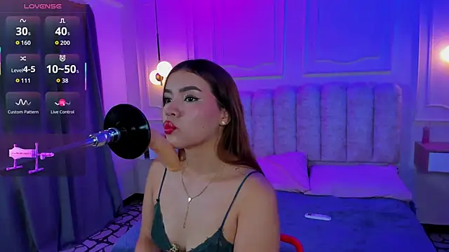 Snapshot of sweetty_emma chatting on 07/07/26, 01:37 sweetty emma online show from 07/07/26, 01:37
