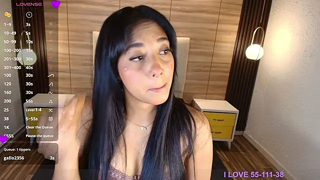 Snapshot of charlotte_2015 chatting on 07/01/26, 11:23 charlotte 2015 online show from 07/01/26, 11:23