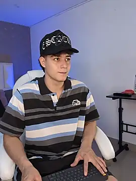 MaxCruz  online show from 07/08/26, 07:18