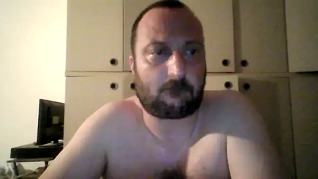 Snapshot of GluedWhippet chatting on 07/01/26, 11:59 GluedWhippet online show from 07/01/26, 11:59