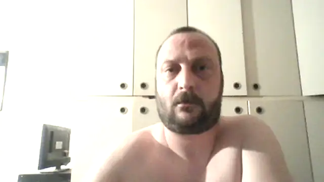 Snapshot of GluedWhippet chatting on 07/04/26, 08:37 GluedWhippet online show from 07/04/26, 08:37