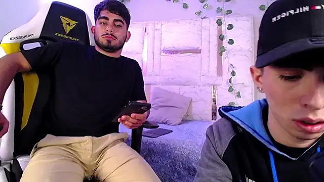 Michael and twinkk online show from 07/03/26, 04:30