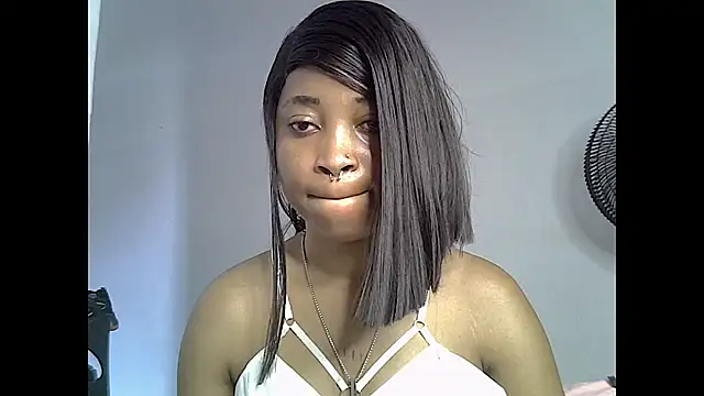 Snapshot of dollyxpussy chatting on 07/04/26, 09:04 dollyxpussy online show from 07/04/26, 09:04