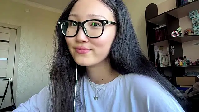 QueenOfCute online show from 07/06/26, 04:20