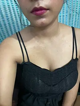 Snapshot of Hye__manvi chatting on 07/07/26, 06:47 Hye manvi online show from 07/07/26, 06:47