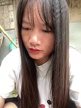 Snapshot of Zully- chatting on 07/16/26, 11:33 Zully- online show from 07/16/26, 11:33