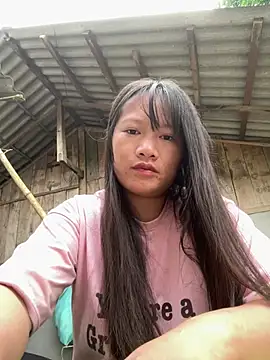 Snapshot of Zully- chatting on 07/17/26, 11:20 Zully- online show from 07/17/26, 11:20