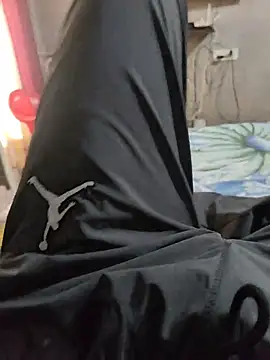 indianhotboy020 online show from 08/04/26, 05:21