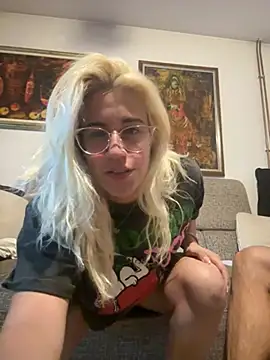 PlayWithUsXO online show from 07/18/26, 08:12