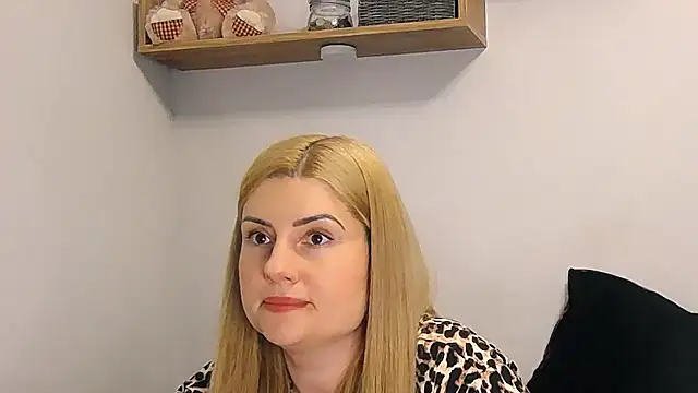 Snapshot of alisenties chatting on 05/27/26, 02:25 alisenties online show from 05/27/26, 02:25