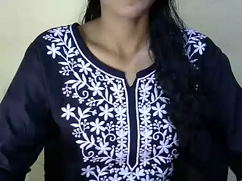 Snapshot of Hayat_K chatting on 07/13/26, 03:37 Hayat K online show from 07/13/26, 03:37