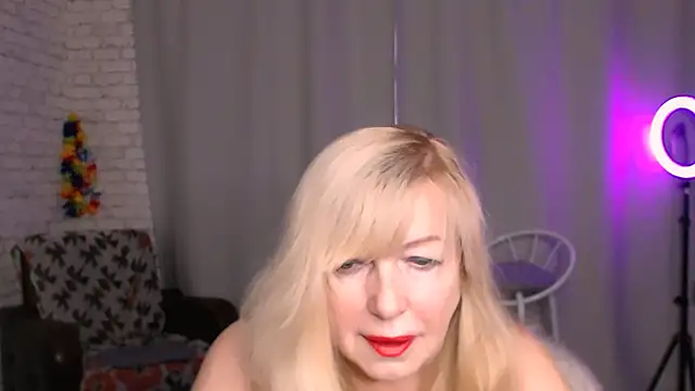 Snapshot of Samantha_Si chatting on 12/07/24, 08:11 Samantha Si online show from 12/07/24, 08:11