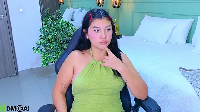 EMILIIA  LUXE   online show from 07/14/26, 07:41