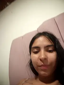 Snapshot of amarantha222 chatting on 07/18/26, 04:05 amarantha222 online show from 07/18/26, 04:05