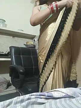 Snapshot of Sexy_Indian_Vixen chatting on 07/23/26, 06:28 Sexy Indian Vixen online show from 07/23/26, 06:28