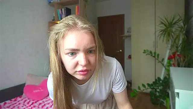 Emilyemmi online show from 07/18/26, 07:34