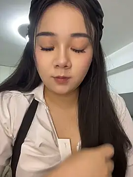 Luna-girl online show from 07/21/26, 01:57