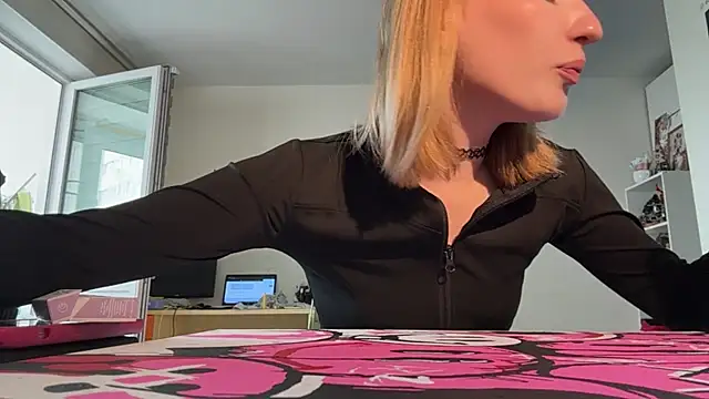 AnastaciaUltsch online show from 07/20/26, 10:39