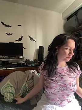 Snapshot of DiviNina chatting on 07/26/26, 09:21 DiviNina online show from 07/26/26, 09:21
