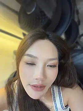 Snapshot of mimi0010 chatting on 07/25/26, 10:35 mimi0010 online show from 07/25/26, 10:35