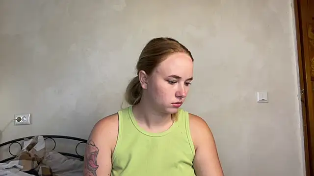 Snapshot of AngelMia_92 chatting on 07/30/26, 08:02 AngelMia 92 online show from 07/30/26, 08:02