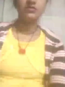 Snapshot of CHANDI_HOT34 chatting on 07/23/26, 10:35 CHANDI HOT34 online show from 07/23/26, 10:35