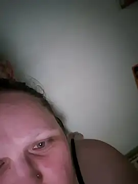 Snapshot of Mellegirl chatting on 07/25/26, 02:47 Mellegirl online show from 07/25/26, 02:47