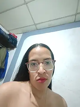 Snapshot of KatalinaF chatting on 08/10/26, 03:32 KatalinaF online show from 08/10/26, 03:32