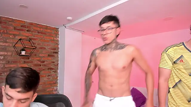 Spaceboyss18 online show from 07/21/26, 07:49