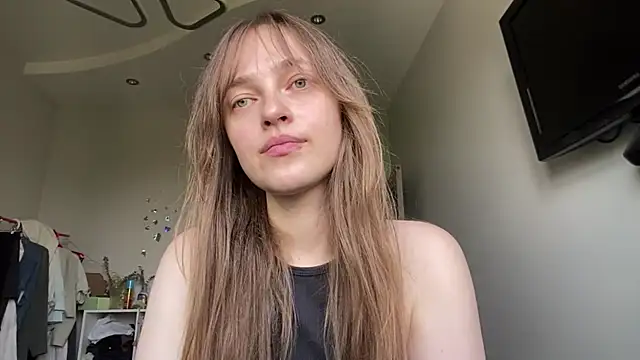 Snapshot of EarlenePedrogo chatting on 07/23/26, 07:28 EarlenePedrogo online show from 07/23/26, 07:28