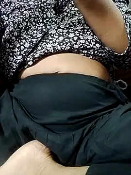 Snapshot of Bangla_girl chatting on 07/24/26, 05:27 Bangla girl online show from 07/24/26, 05:27