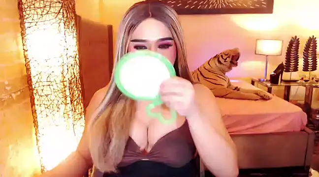 Snapshot of BigCumHuntersxx chatting on 03/11/25, 11:33 BigCumHuntersxx online show from 03/11/25, 11:33