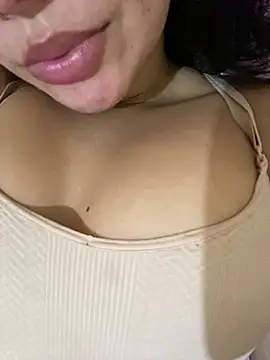 Snapshot of mels011 chatting on 07/27/26, 04:25 mels011 online show from 07/27/26, 04:25