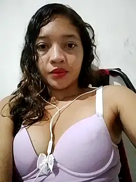 Snapshot of cute_larissa_xx chatting on 07/25/26, 06:33 cute larissa xx online show from 07/25/26, 06:33
