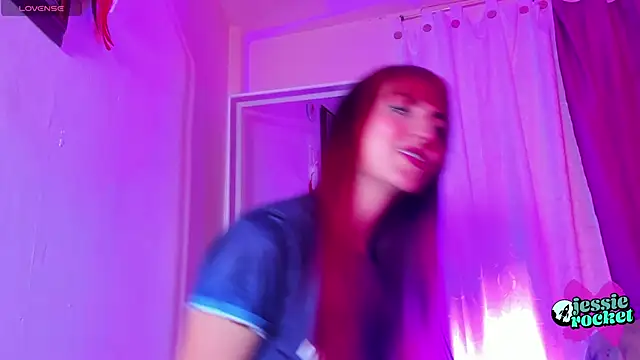 jessierocketx online show from 10/12/25, 10:42