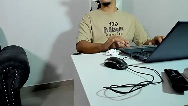 Snapshot of ThreeLion7 chatting on 07/25/26, 01:30 ThreeLion7 online show from 07/25/26, 01:30