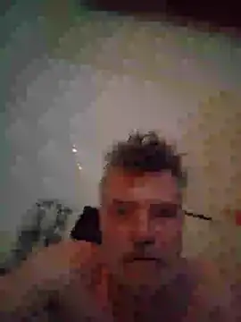 Snapshot of spinningslut chatting on 07/25/26, 11:35 spinningslut online show from 07/25/26, 11:35