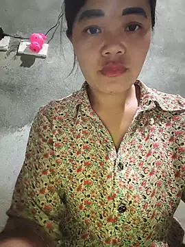 Thuy-top online show from 07/27/26, 01:40