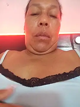 Snapshot of Bella-Milf_ chatting on 08/04/26, 08:28 Bella-Milf online show from 08/04/26, 08:28